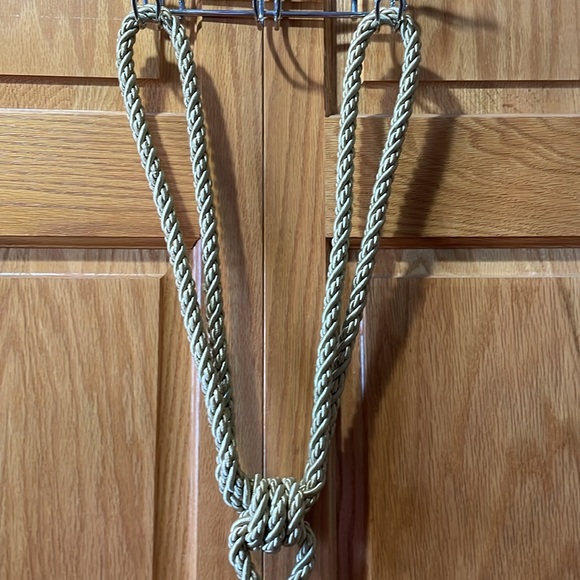 Luxury 30” Gold Rope Drapery Tieback with Fringed Tassel - Picture 3 of 6